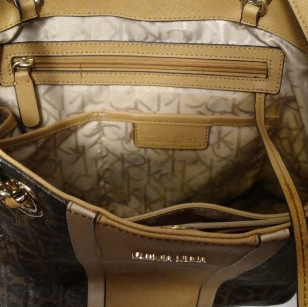 CALVIN KLEIN Hayden Tote👜Metallic Combo,LIKE NEW!! Nice Gift.📿🛍